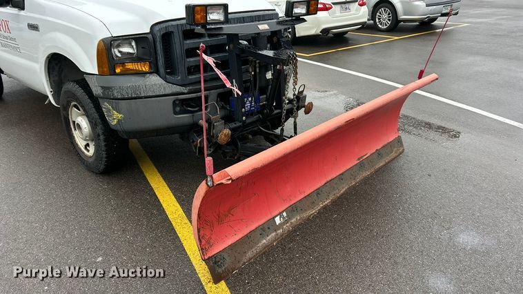 image for item FC5120 2006 Ford F250 Super Duty flatbed pickup truck