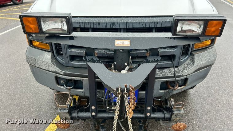 image for item FC5120 2006 Ford F250 Super Duty flatbed pickup truck