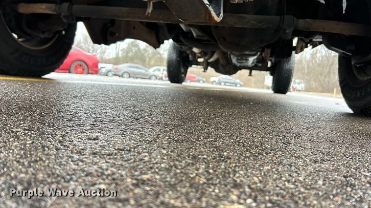 image for item FC5120 2006 Ford F250 Super Duty flatbed pickup truck