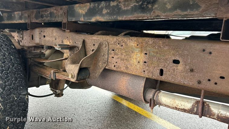 image for item FC5120 2006 Ford F250 Super Duty flatbed pickup truck