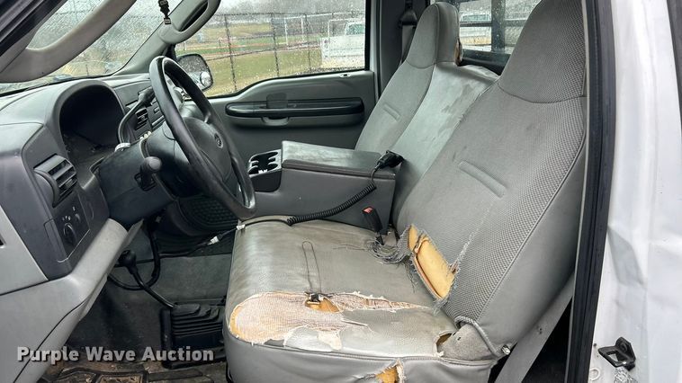 image for item FC5120 2006 Ford F250 Super Duty flatbed pickup truck