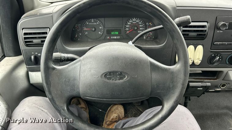 image for item FC5120 2006 Ford F250 Super Duty flatbed pickup truck