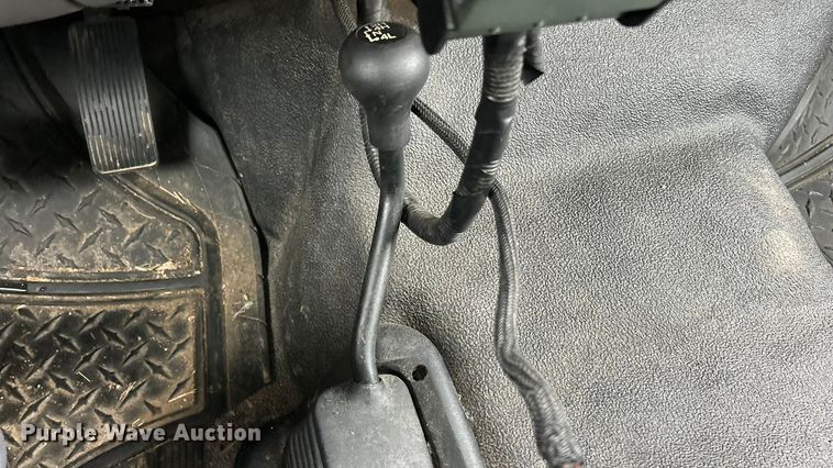 image for item FC5120 2006 Ford F250 Super Duty flatbed pickup truck