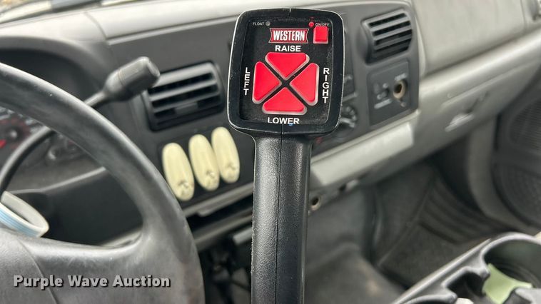 image for item FC5120 2006 Ford F250 Super Duty flatbed pickup truck