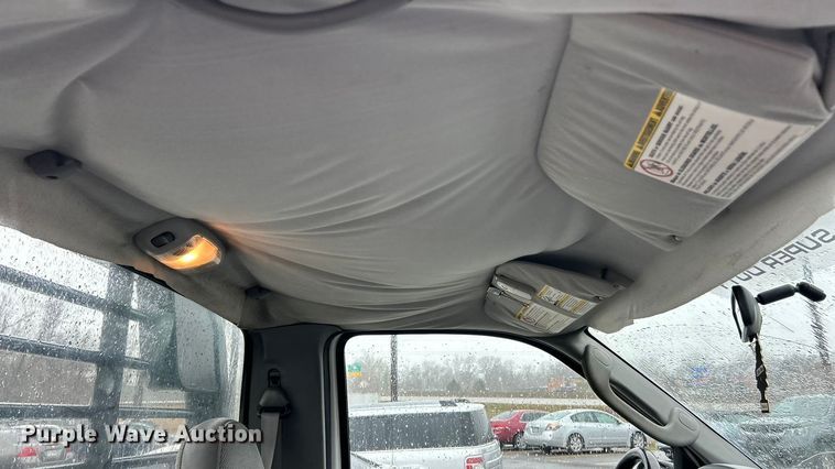 image for item FC5120 2006 Ford F250 Super Duty flatbed pickup truck