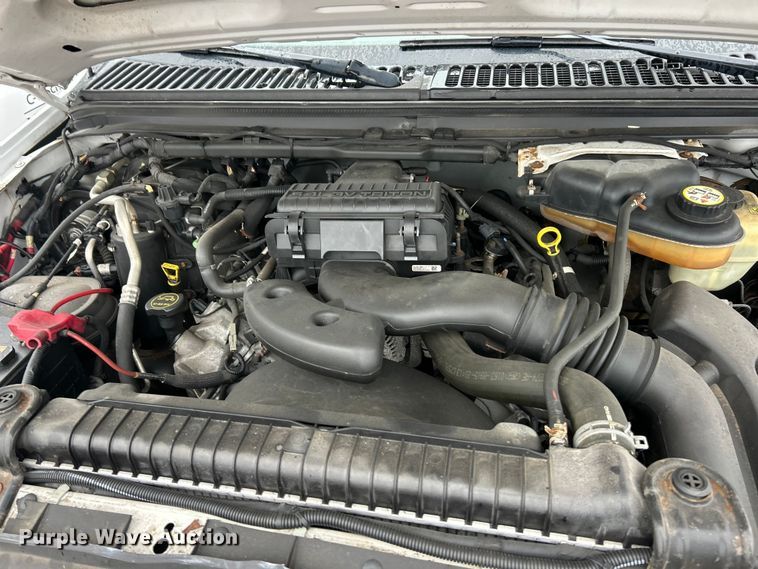 image for item FC5120 2006 Ford F250 Super Duty flatbed pickup truck