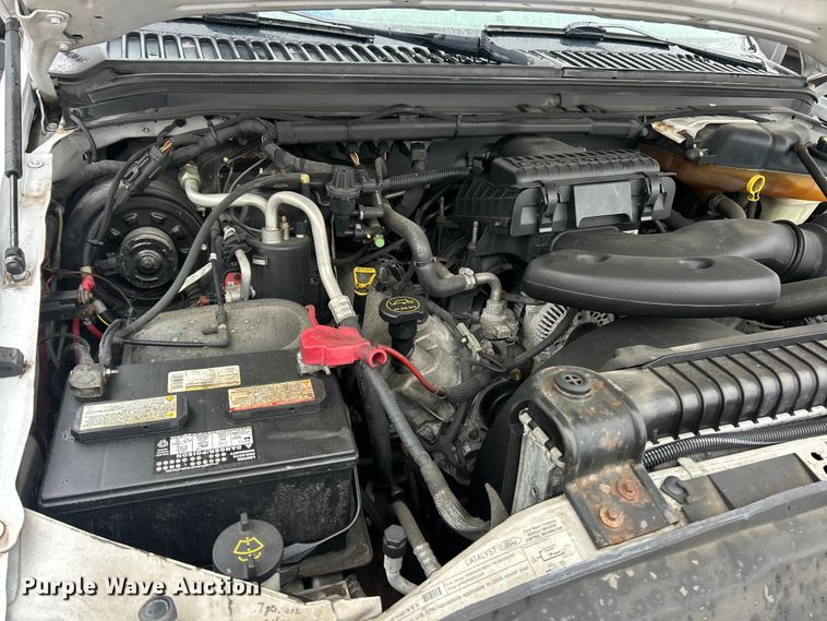 image for item FC5120 2006 Ford F250 Super Duty flatbed pickup truck