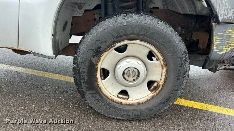 image for item FC5120 2006 Ford F250 Super Duty flatbed pickup truck