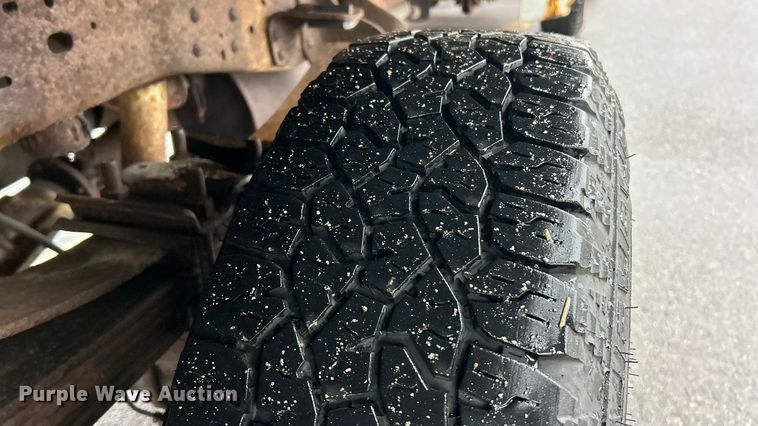 image for item FC5120 2006 Ford F250 Super Duty flatbed pickup truck