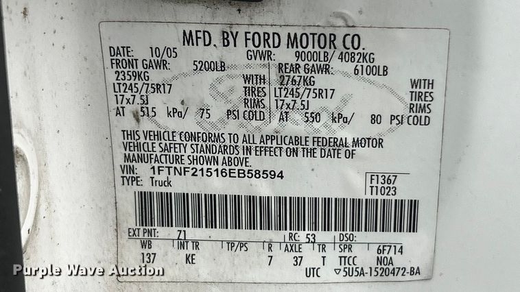 image for item FC5120 2006 Ford F250 Super Duty flatbed pickup truck