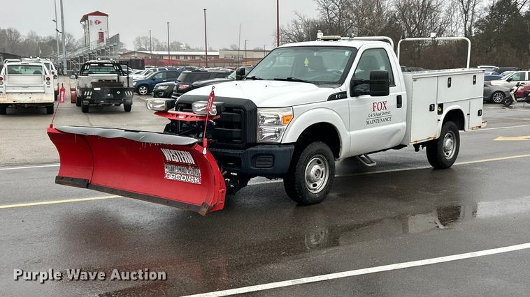 image for item FC5121 2016 Ford F250 Super Duty utility bed pickup truck