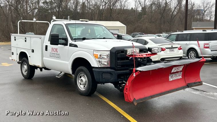 image for item FC5121 2016 Ford F250 Super Duty utility bed pickup truck