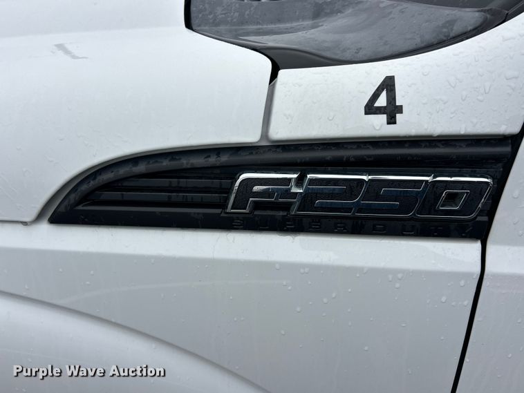 image for item FC5121 2016 Ford F250 Super Duty utility bed pickup truck