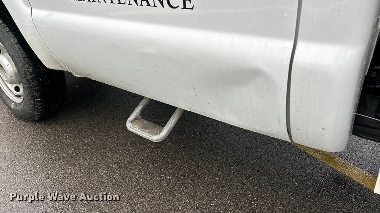 image for item FC5121 2016 Ford F250 Super Duty utility bed pickup truck