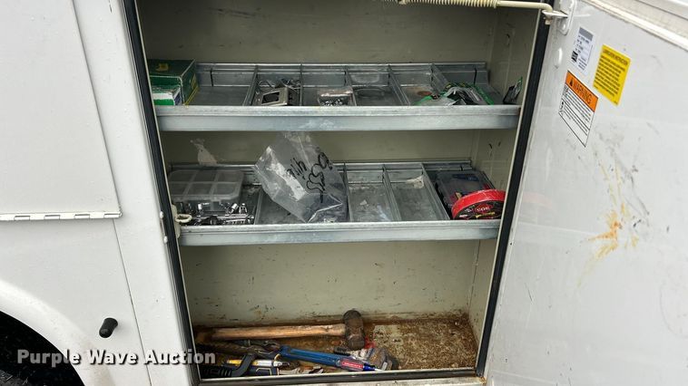 image for item FC5121 2016 Ford F250 Super Duty utility bed pickup truck