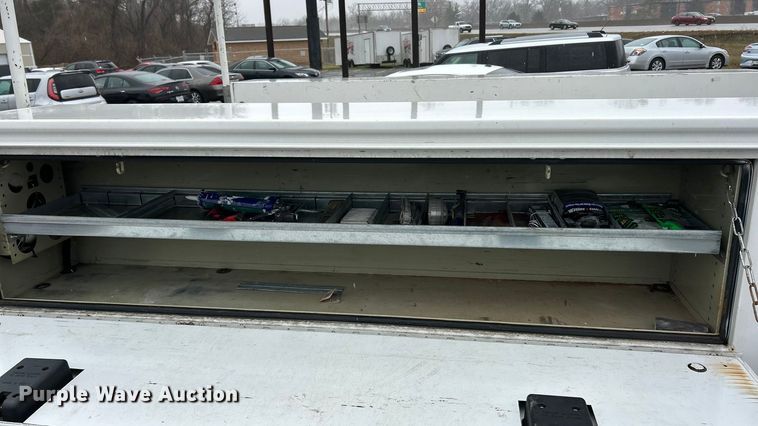 image for item FC5121 2016 Ford F250 Super Duty utility bed pickup truck