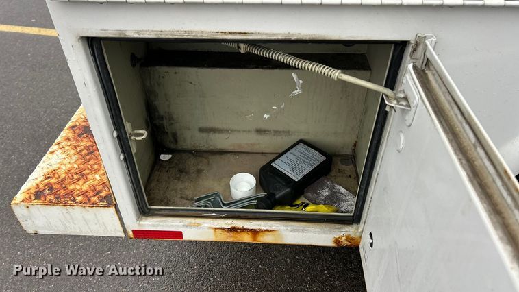 image for item FC5121 2016 Ford F250 Super Duty utility bed pickup truck