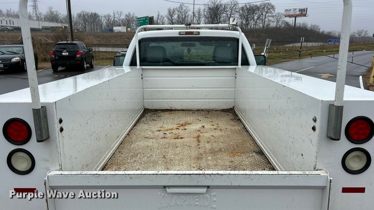 image for item FC5121 2016 Ford F250 Super Duty utility bed pickup truck