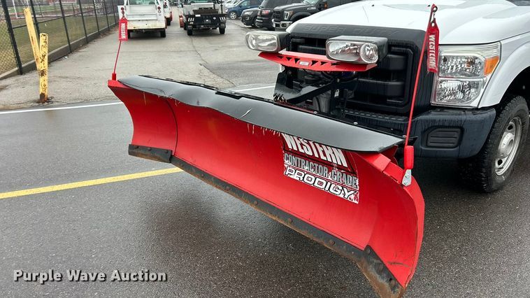 image for item FC5121 2016 Ford F250 Super Duty utility bed pickup truck