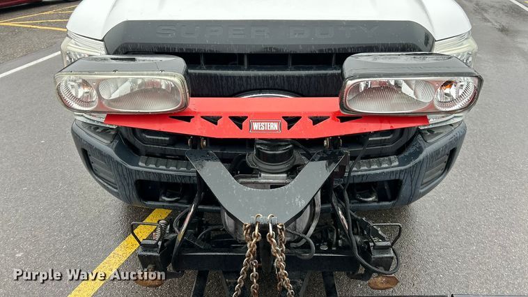 image for item FC5121 2016 Ford F250 Super Duty utility bed pickup truck