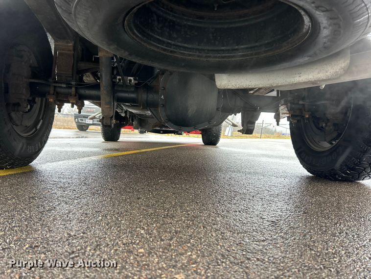 image for item FC5121 2016 Ford F250 Super Duty utility bed pickup truck