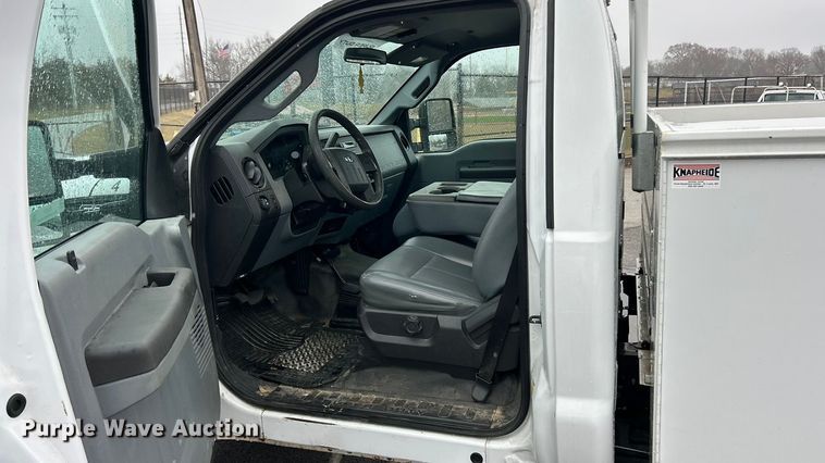 image for item FC5121 2016 Ford F250 Super Duty utility bed pickup truck