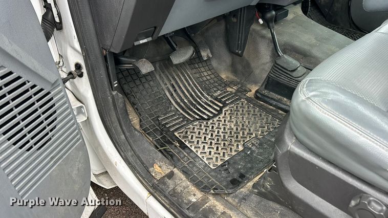 image for item FC5121 2016 Ford F250 Super Duty utility bed pickup truck