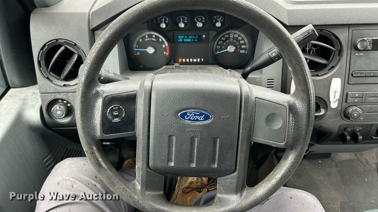 image for item FC5121 2016 Ford F250 Super Duty utility bed pickup truck