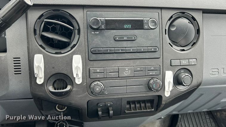 image for item FC5121 2016 Ford F250 Super Duty utility bed pickup truck