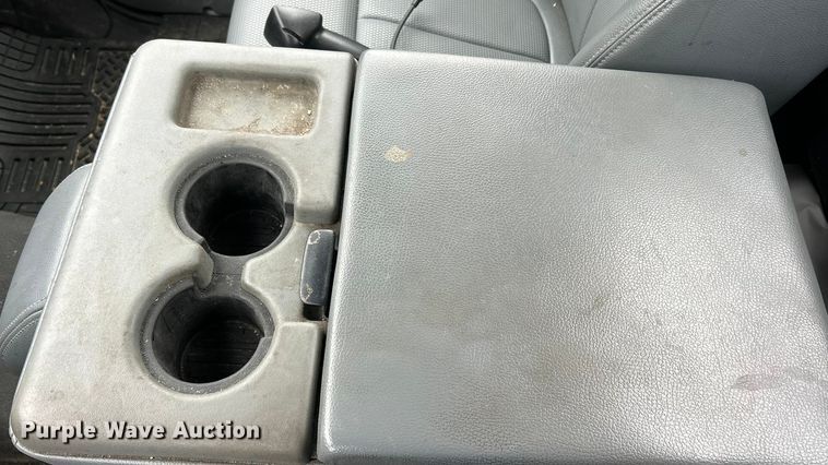 image for item FC5121 2016 Ford F250 Super Duty utility bed pickup truck