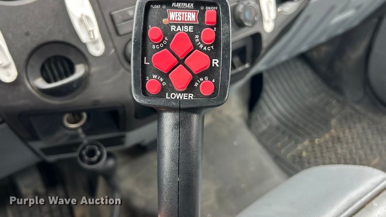 image for item FC5121 2016 Ford F250 Super Duty utility bed pickup truck