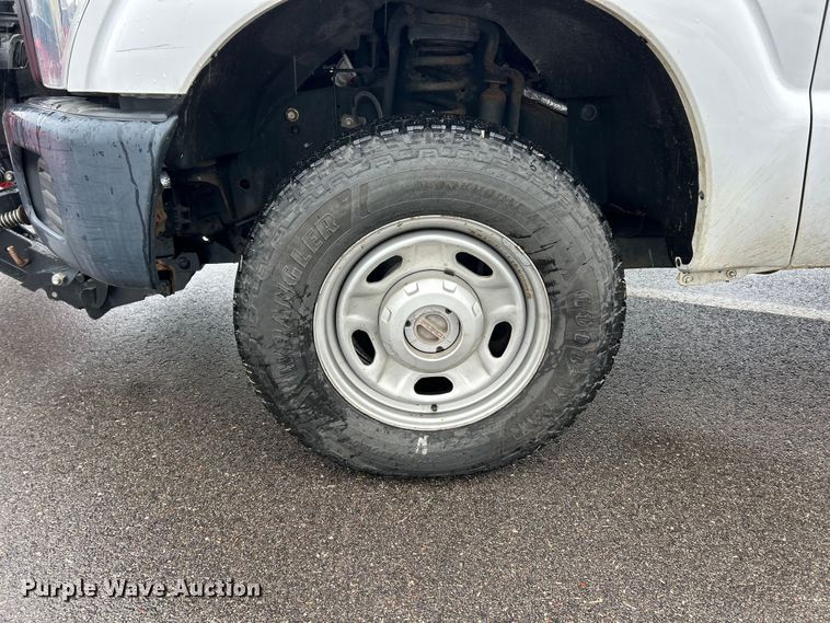 image for item FC5121 2016 Ford F250 Super Duty utility bed pickup truck