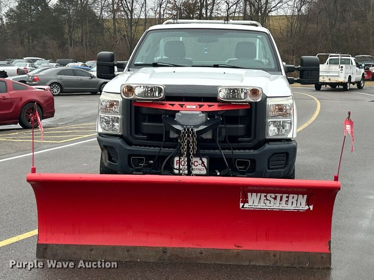 image for item FC5122 2016 Ford F250 Super Duty utility bed pickup truck