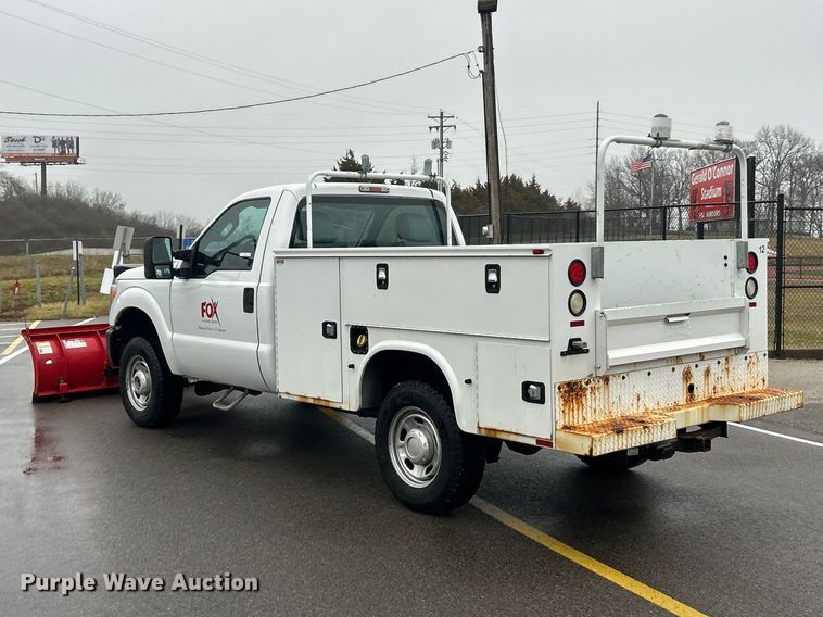 image for item FC5122 2016 Ford F250 Super Duty utility bed pickup truck