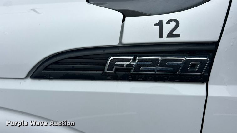 image for item FC5122 2016 Ford F250 Super Duty utility bed pickup truck