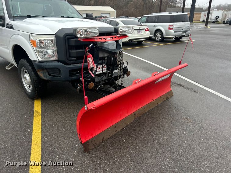 image for item FC5122 2016 Ford F250 Super Duty utility bed pickup truck