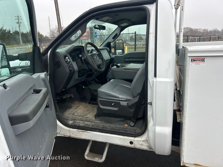 image for item FC5122 2016 Ford F250 Super Duty utility bed pickup truck
