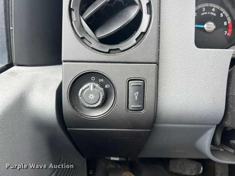 image for item FC5122 2016 Ford F250 Super Duty utility bed pickup truck