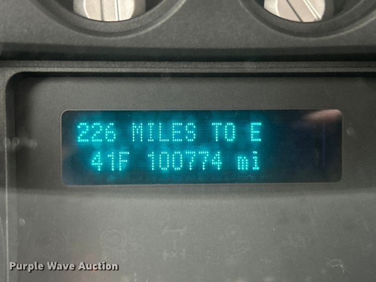 image for item FC5122 2016 Ford F250 Super Duty utility bed pickup truck