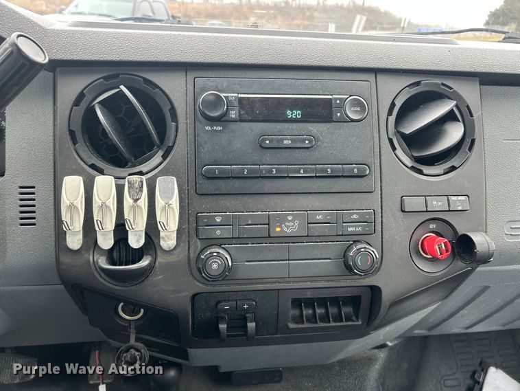 image for item FC5122 2016 Ford F250 Super Duty utility bed pickup truck