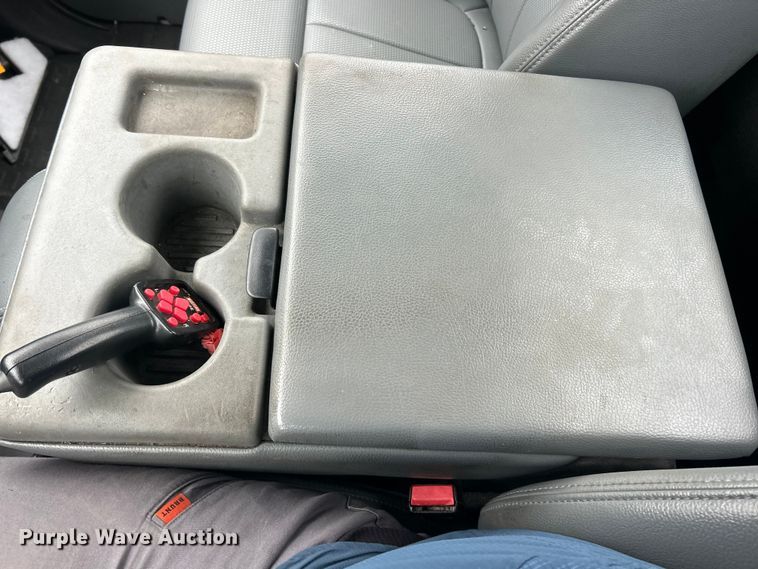 image for item FC5122 2016 Ford F250 Super Duty utility bed pickup truck