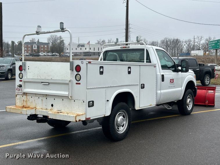 image for item FC5123 2016 Ford F250 Super Duty utility bed pickup truck