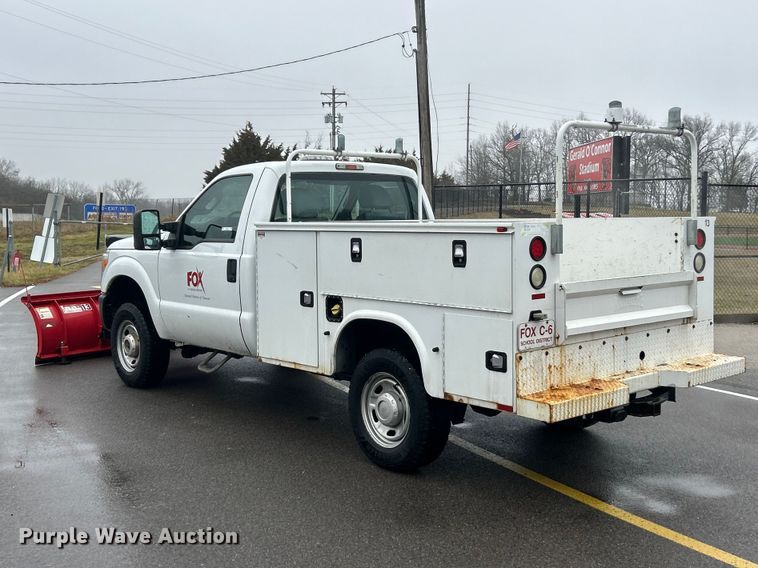 image for item FC5123 2016 Ford F250 Super Duty utility bed pickup truck