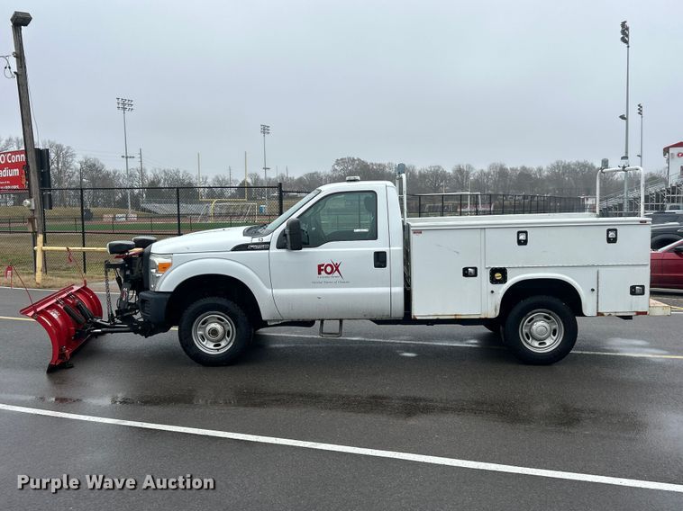 image for item FC5123 2016 Ford F250 Super Duty utility bed pickup truck