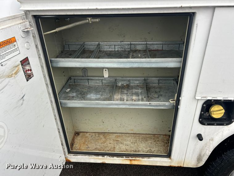 image for item FC5123 2016 Ford F250 Super Duty utility bed pickup truck