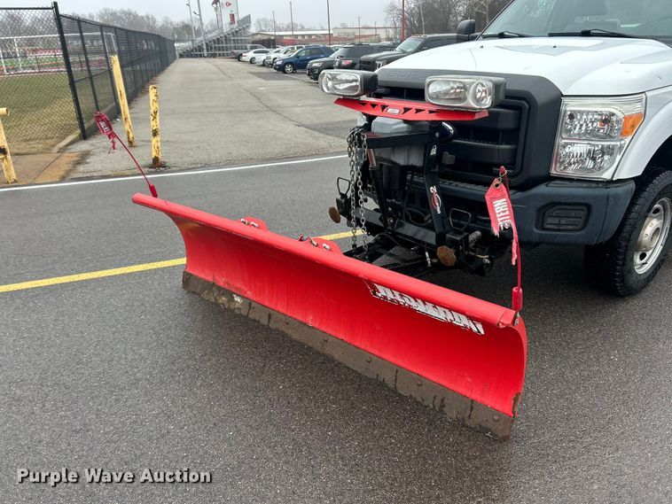 image for item FC5123 2016 Ford F250 Super Duty utility bed pickup truck