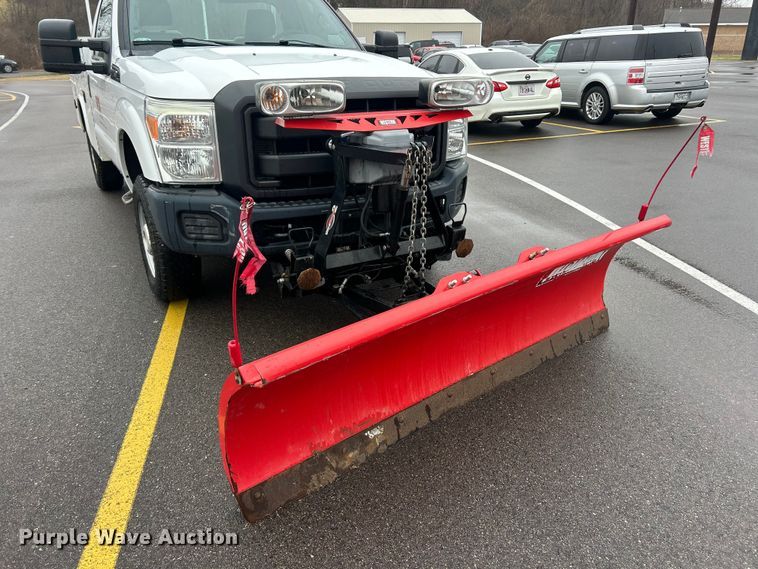 image for item FC5123 2016 Ford F250 Super Duty utility bed pickup truck