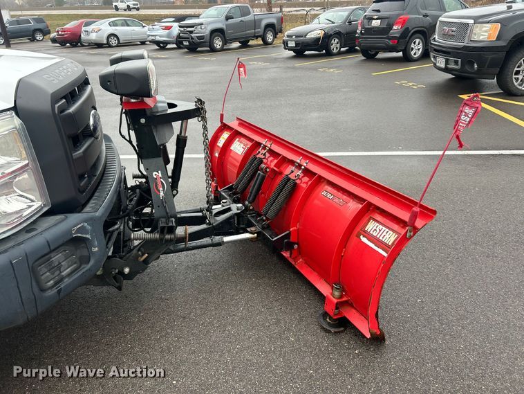 image for item FC5123 2016 Ford F250 Super Duty utility bed pickup truck