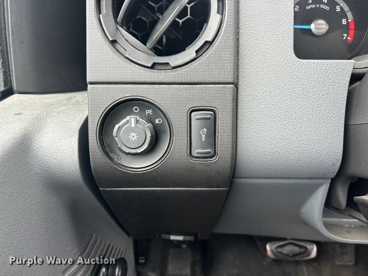 image for item FC5123 2016 Ford F250 Super Duty utility bed pickup truck