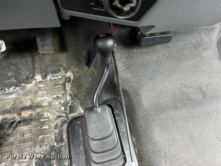 image for item FC5123 2016 Ford F250 Super Duty utility bed pickup truck